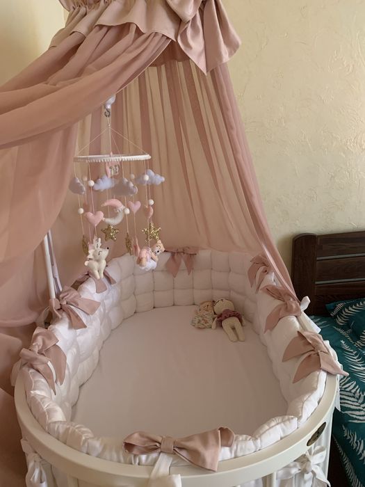 Дитяче овальне ліжечко Royal Sleep 9 в 1 бортики балдахін