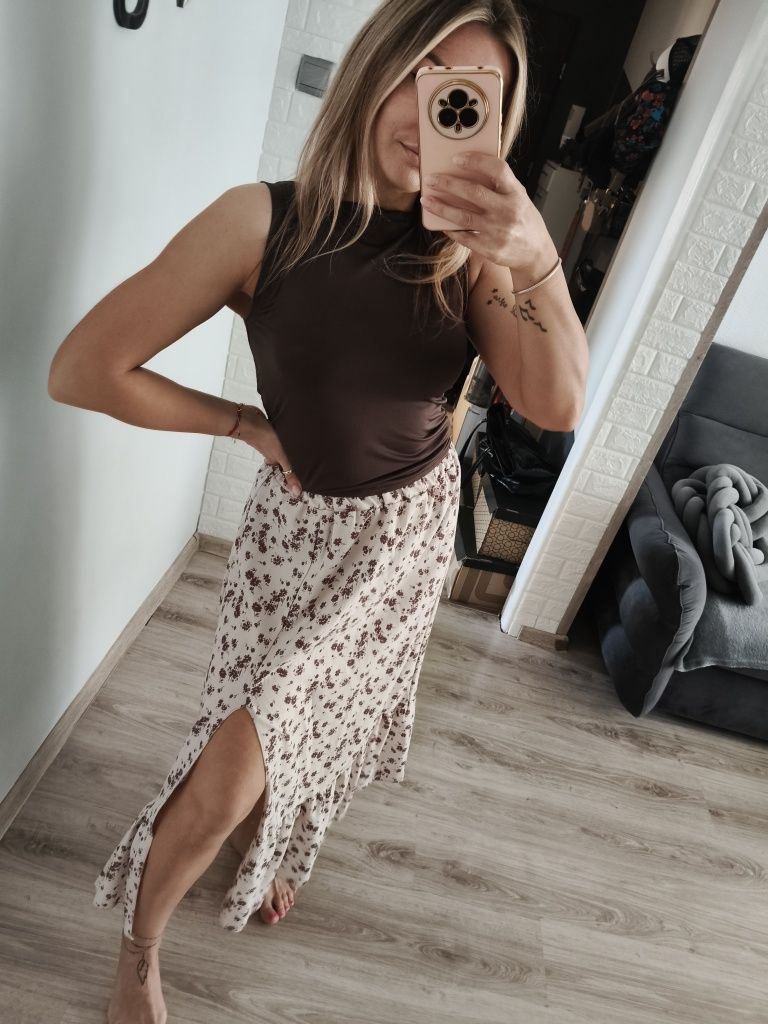 Spódnica maxi z rozcięciem