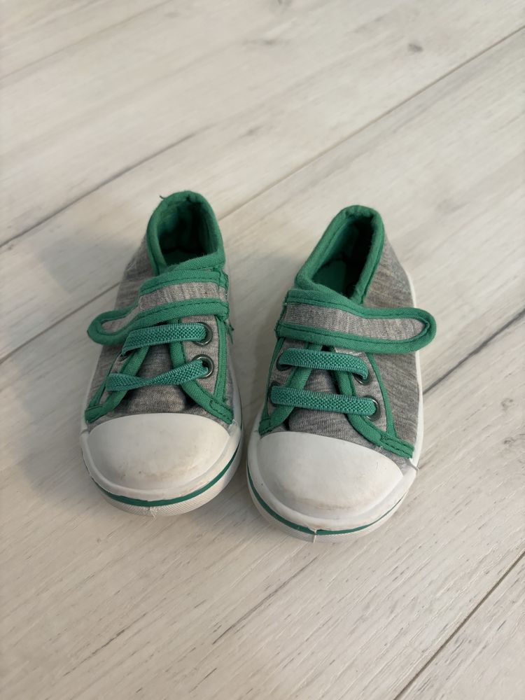 Buty niechodki trampki dla niemowlaka rozmiar 19