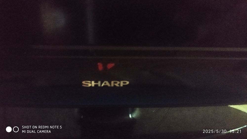 Телевизор Sharp б/у.