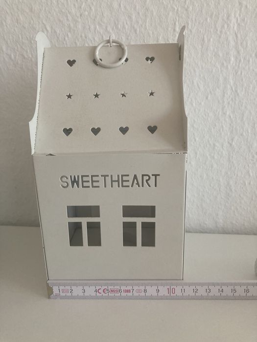 Різдвяний будиночок зі світлом декор BUTLERS