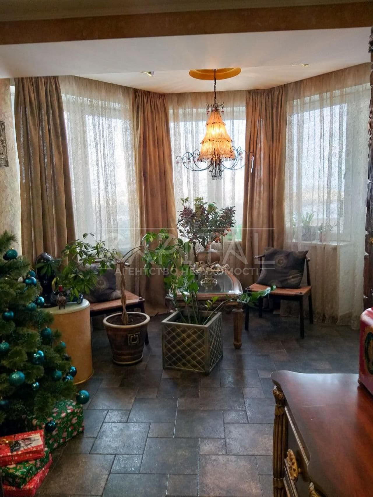 Продаж 4-кімнатної квартири на вул. Краковська, Дніпровський р-н.