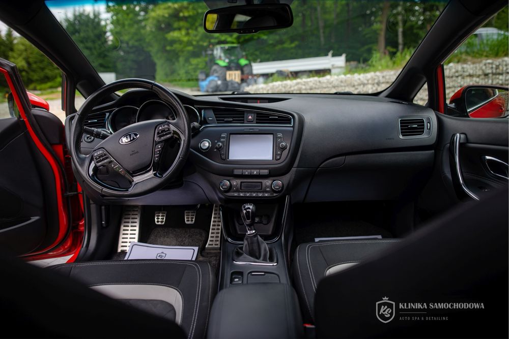 Kia Ceed GT-line 2017 1.6 CRDI Panorama CarPlay kamera cofania