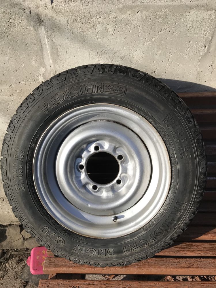 Колесо  УАЗ з шиною Vredestein 195/70 R15C