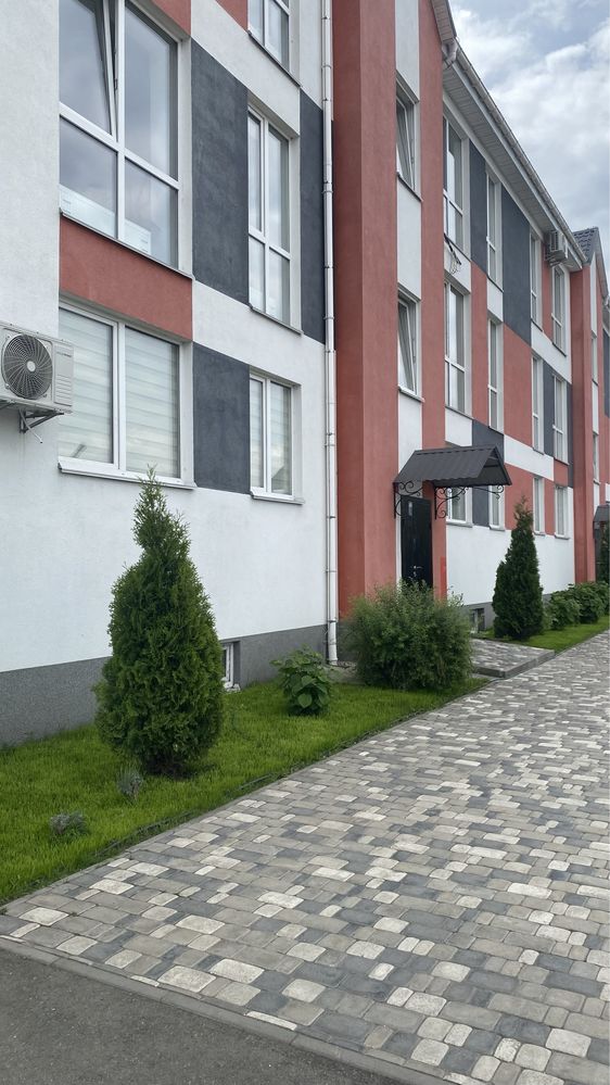 Продаж цокольного приміщення с.Погреби