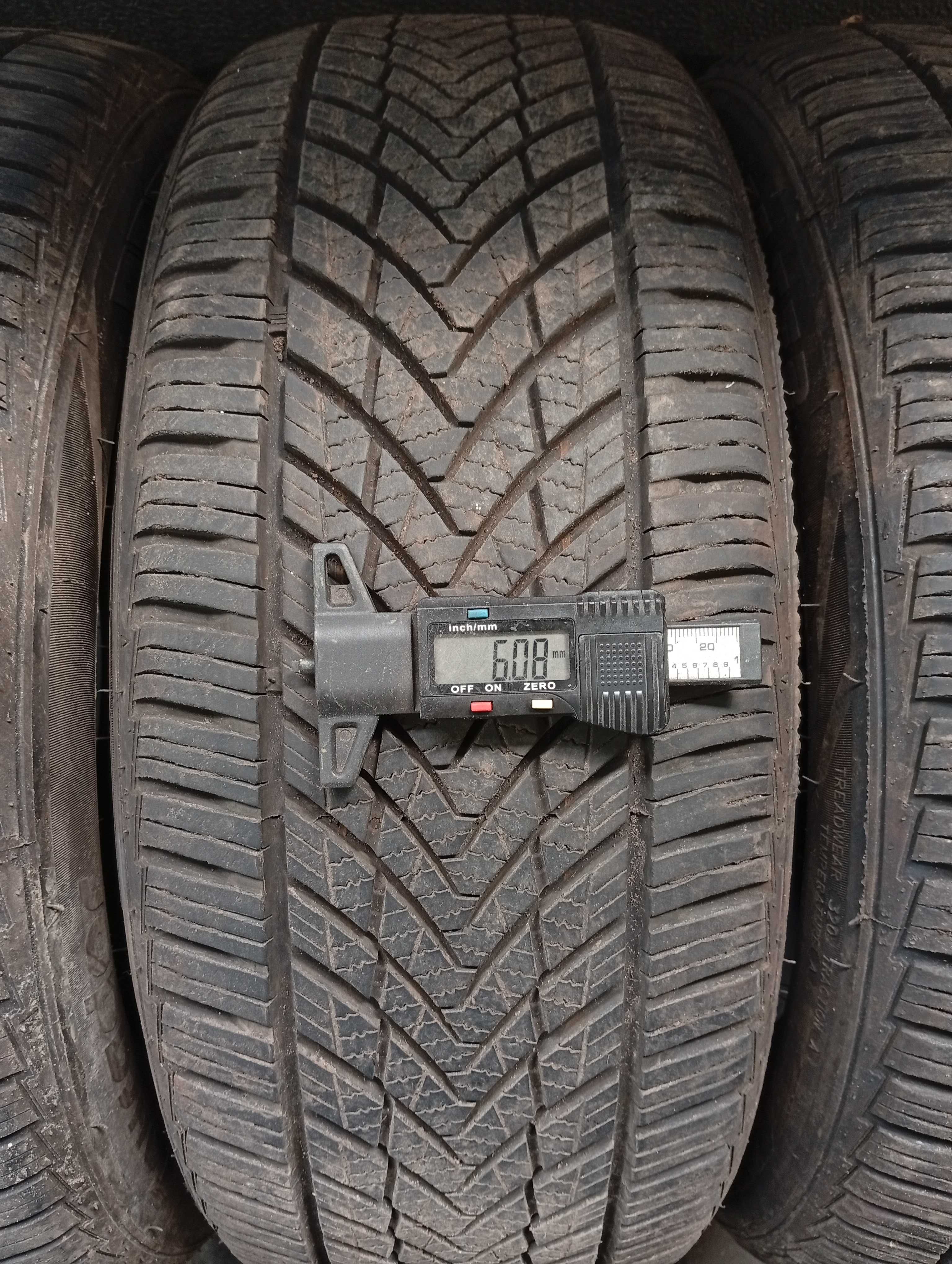 Komplet opon Tourador ALL Climate TF2 195/55 R15 85V Nr.588