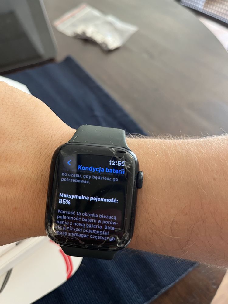 Apple watch SE 2 44mm uszkodzone szkło