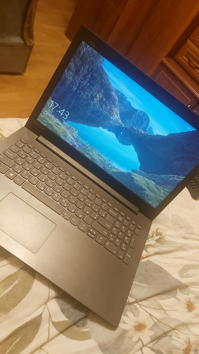 Laptop Lenovo ideapad 330-15AST