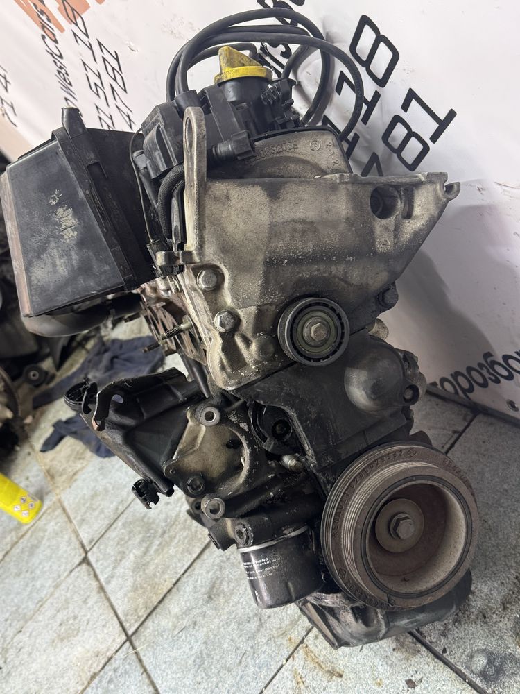 Двигун мотор двигатель Renault kangoo Рено Кенго 1.2 бензин  D4F712