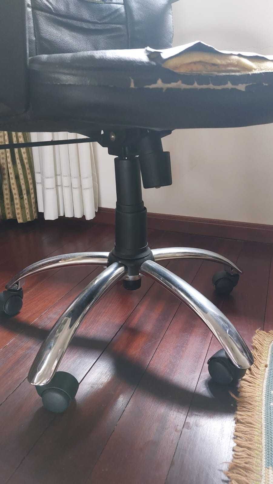 Cadeira de Escritório para Restaurar