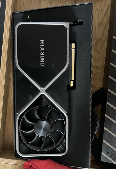 Nvidia RTX 3090 Founders Edition