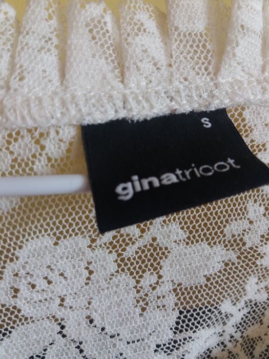 Biała sukienka z koronkami na plecach S