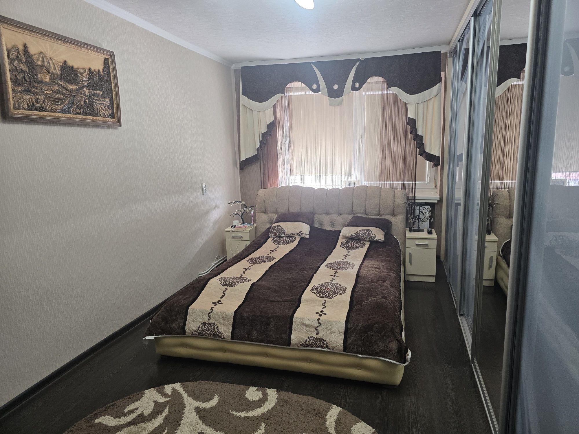Продається трикімнатна квартира