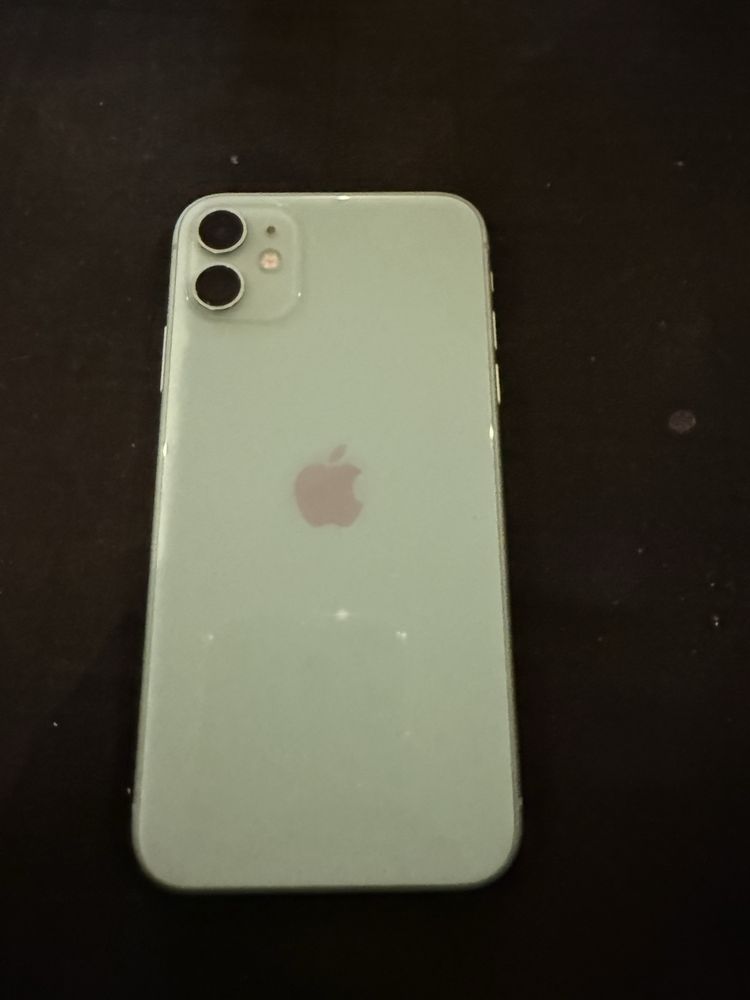 Iphone 11 em bom estado