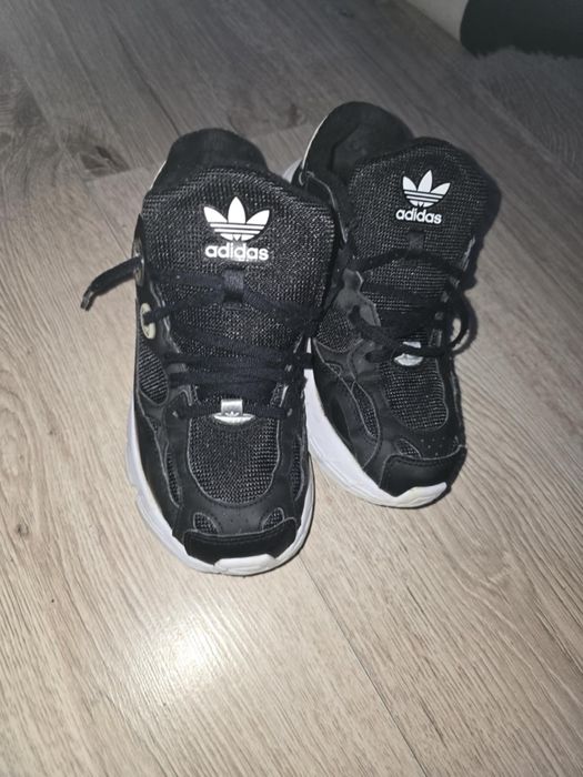 Buty sportowe adidas