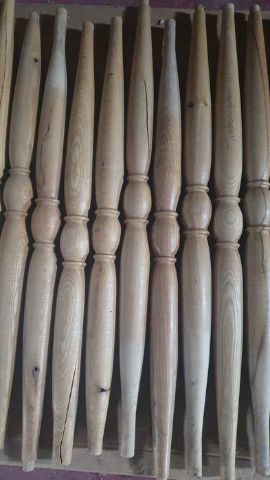 Tralki, słupki pod poręcze, balustrada na schody