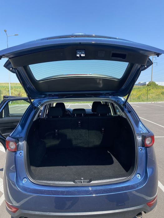автомобіль Mazda CX-5