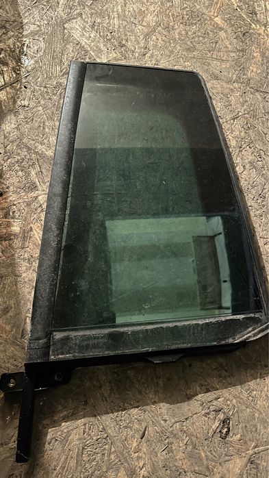 Стекло Mitsubishi Lancer 9