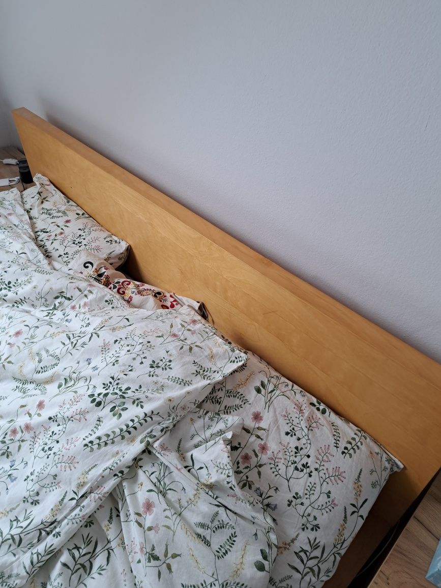 Rama łóżka MALM Ikea ze stelażem