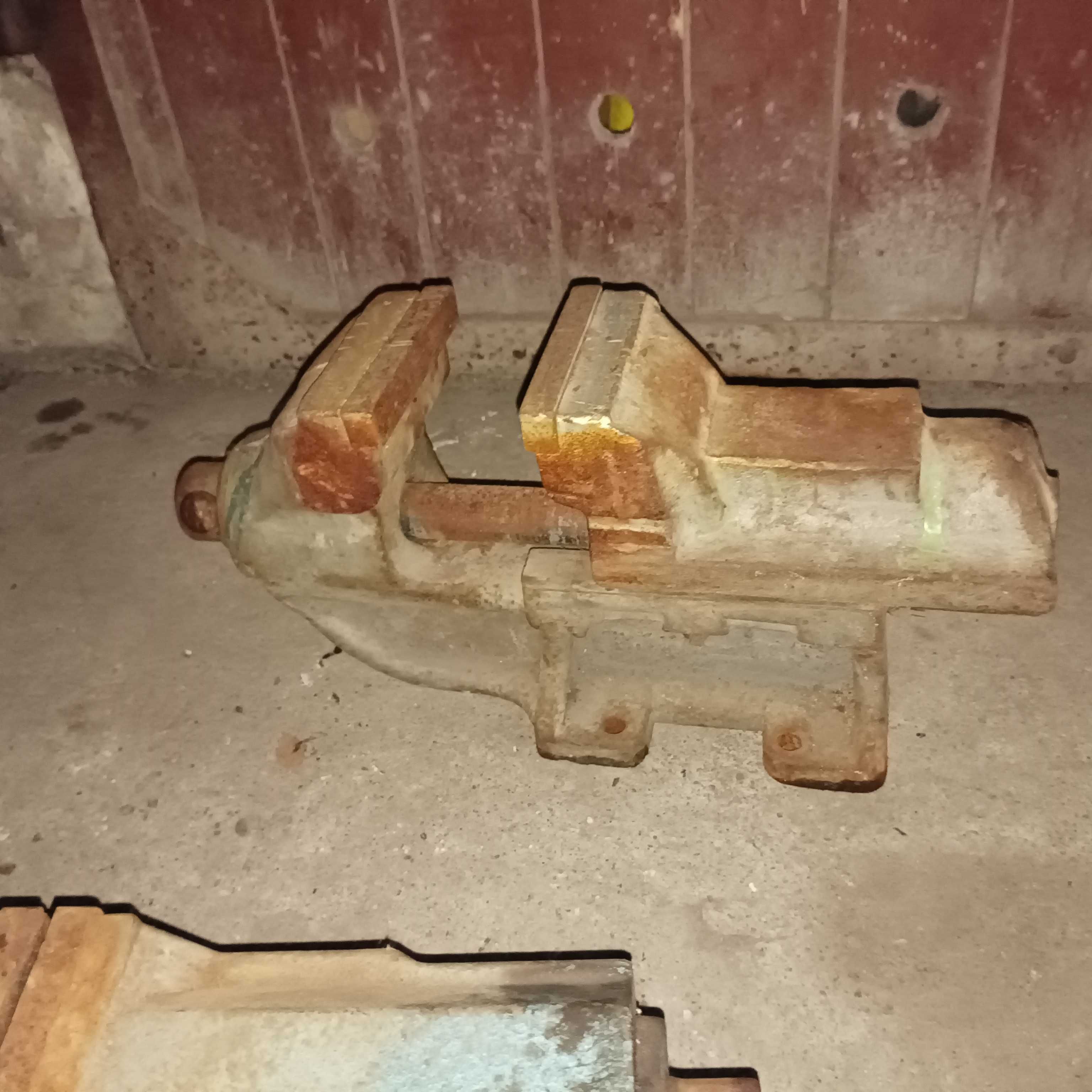 Imadło warsztatowe ślusarskie stołowe 25kg