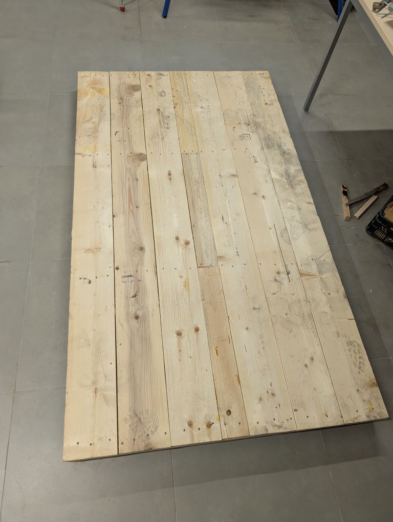 Paleta 2.1m x 1.2m, nowa, solidna