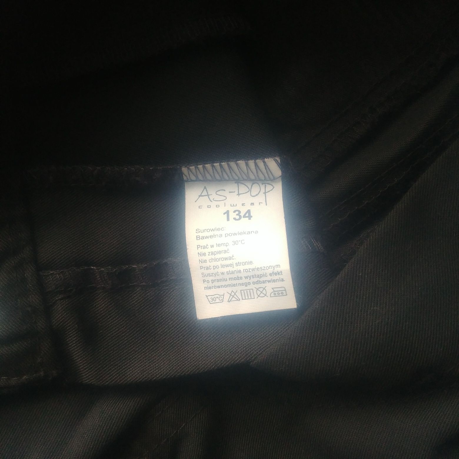 Spodnie eleganckie czarne r. 134 do I Komunii