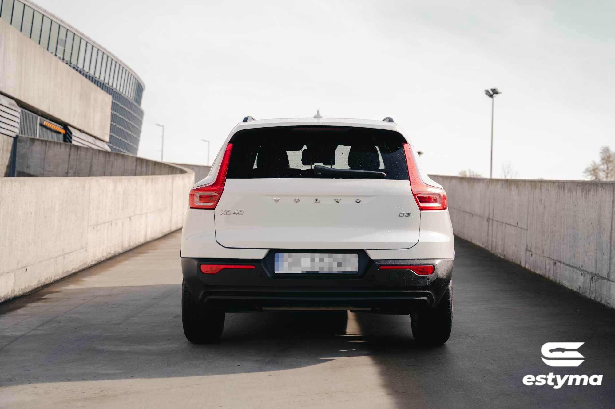 Wynajem samochodu, wypożyczalnia samochodów Estyma - Volvo XC40