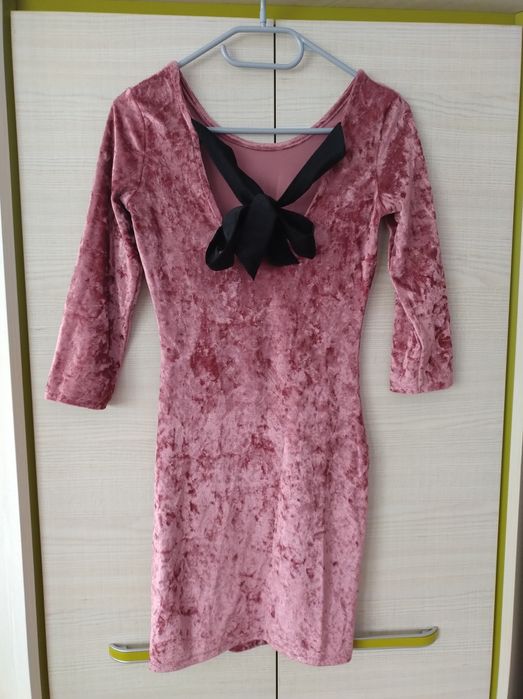 Sukienka damska z kokardowym wiązaniem na plecach