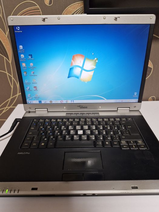 Ноутбук fujitsu-siemens amilo pro v2010 // 4 гб/ 160 гб