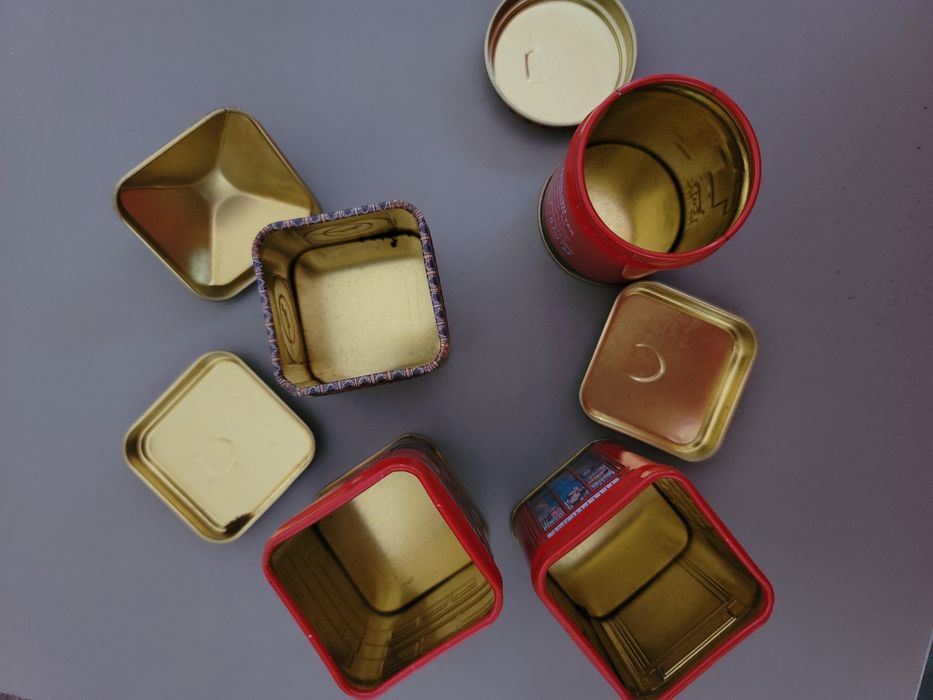 Жестяні коробочки з під чаю...