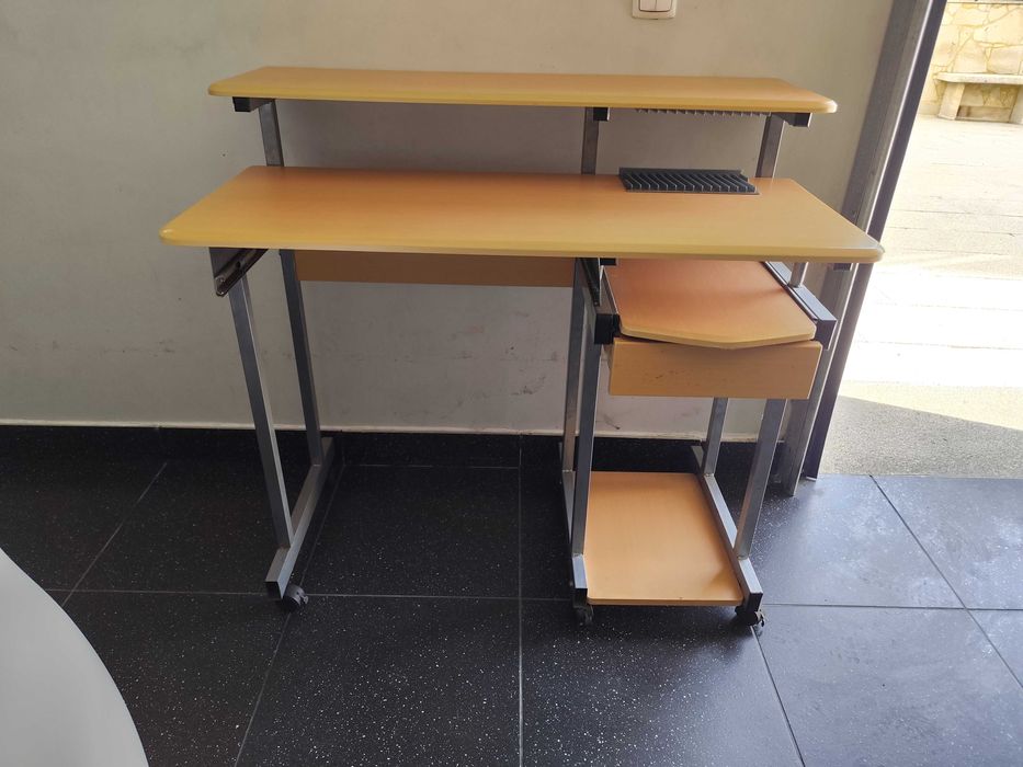 Secretária madeira clara