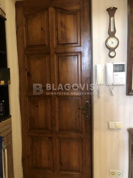 Продаж чудової 2к кв Центр Києва дореволюційний будинок Костельна 7