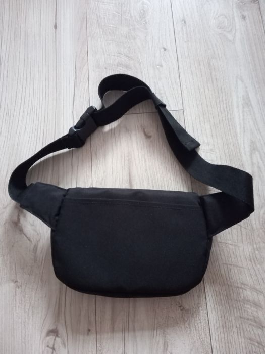 Продам сумку на пояс Ellesse