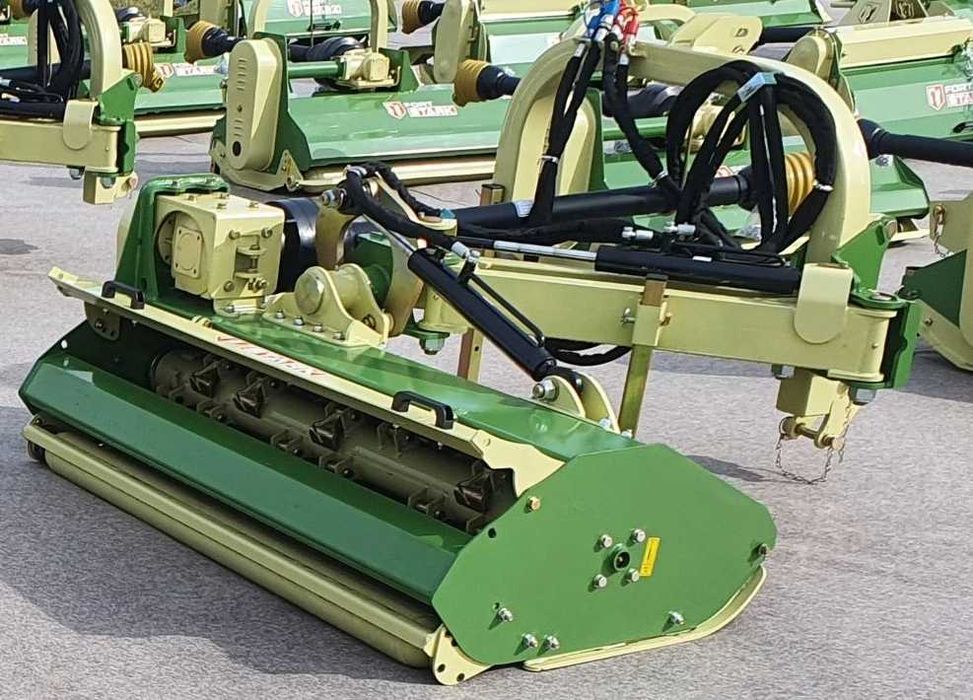 Kosiarka bijakowa mulczer na ramieniu STARK KDS 145+ Profi do poboczy