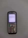 Telefon komórkowy Nokia 6070, na chodzie.