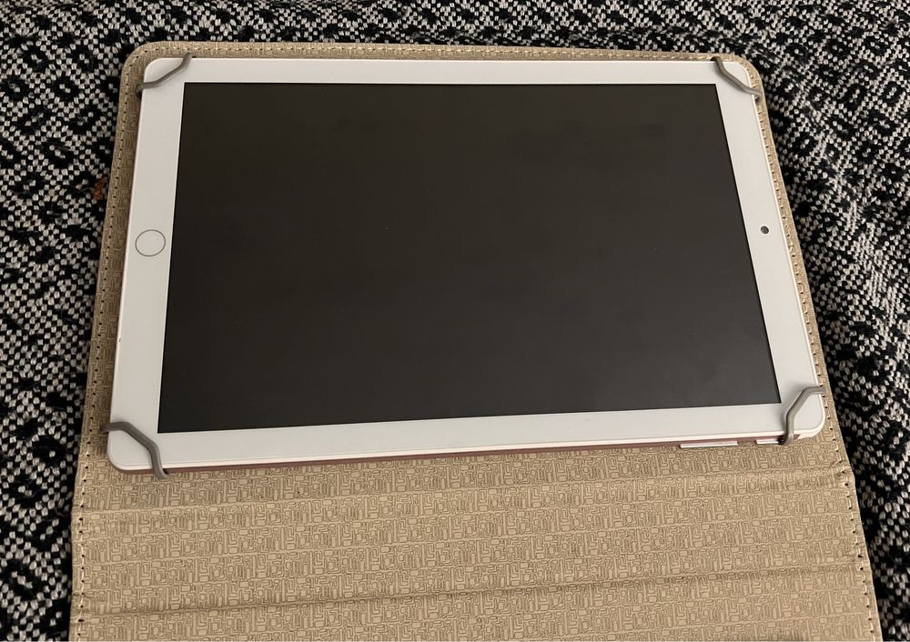 Планшет - телефон ASUS X Pad 10 LTE IPS 3/32 4G + ЧЕХОЛ-КЛАВИАТУРА!