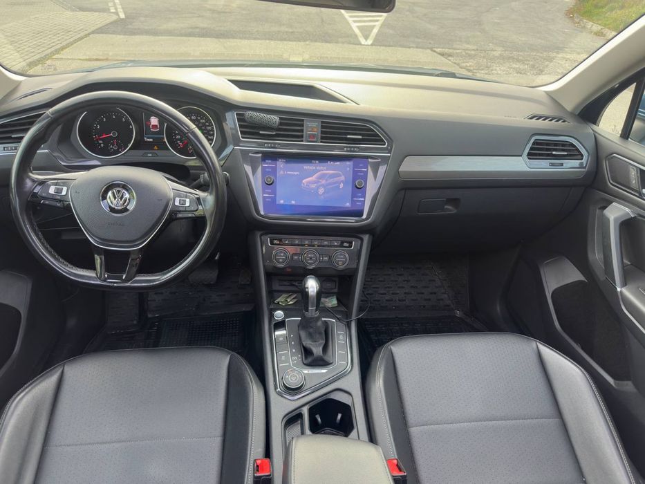 Продаж авто Volkswagen Tiguan 2.0 бензин