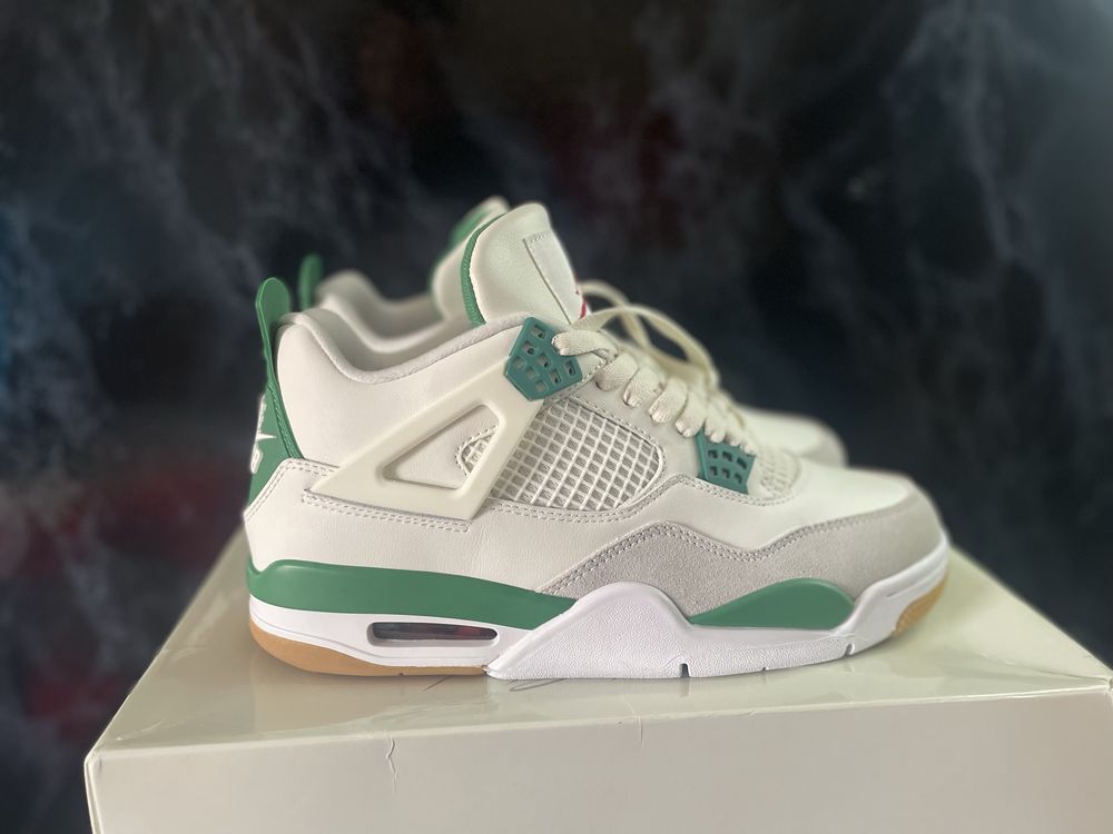 Air Jordan 4 SB "Pine Green"