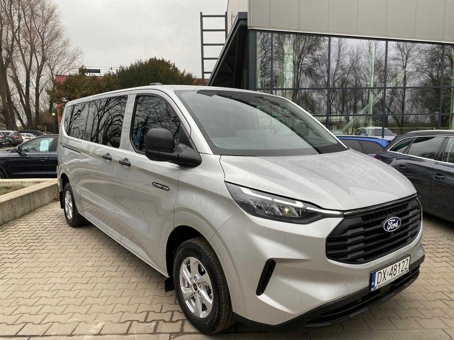 Wynajem busa 9 osobowego Ford Transit Custom b.dobre wyposażenie