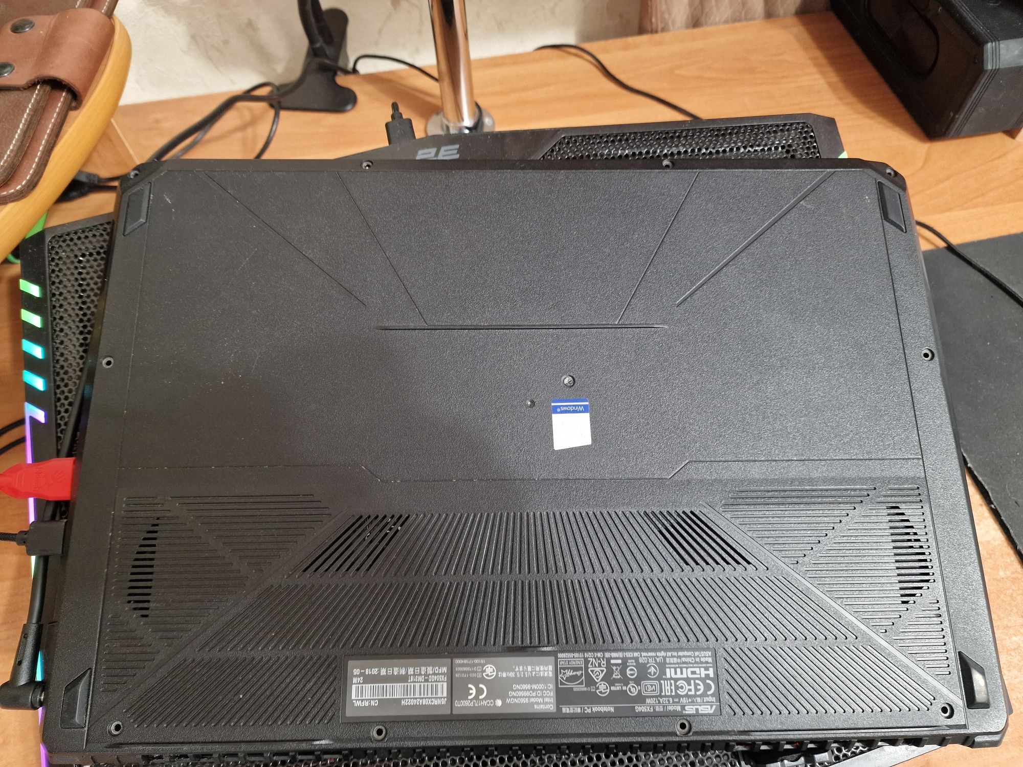 Продам ноут Asus FX504, I7 8750H, 16GB DDR4, GTX1050 4GB. M.2 128 +500