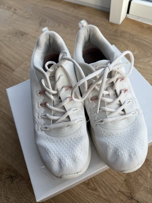 Кросівки сіточка 38 р, skechers