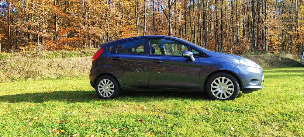 Ford Fiesta Ford fiesta mk7  1.25  82KM 5cio drzwiowy UBEZPIECZENIE NA ROK