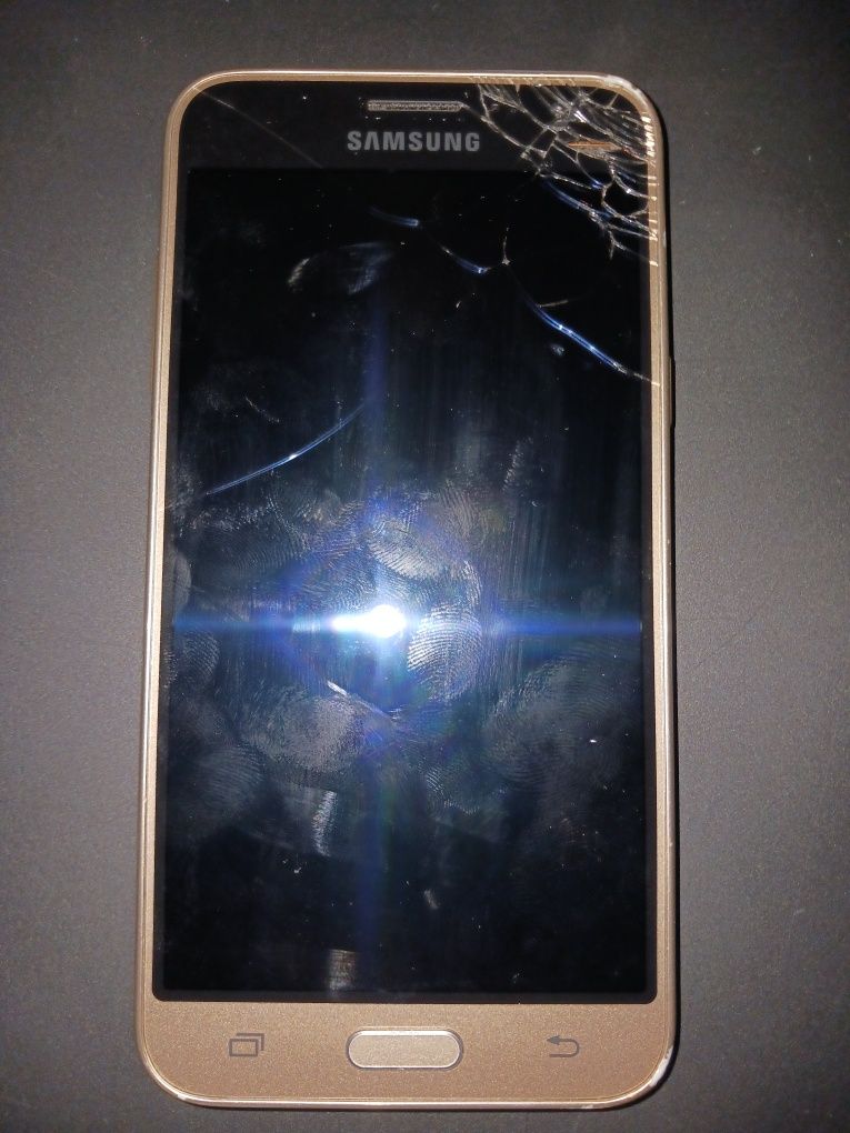 Samsung J3 2016 - ecrã partido
