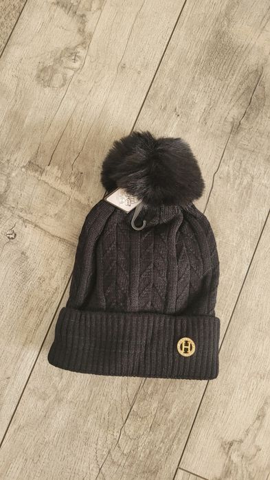 XHX czarna nowa czapka zimowa z pomponem ocieplana