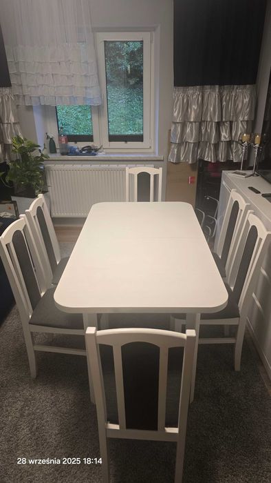 Stół rozkladany + 6 kszeseł