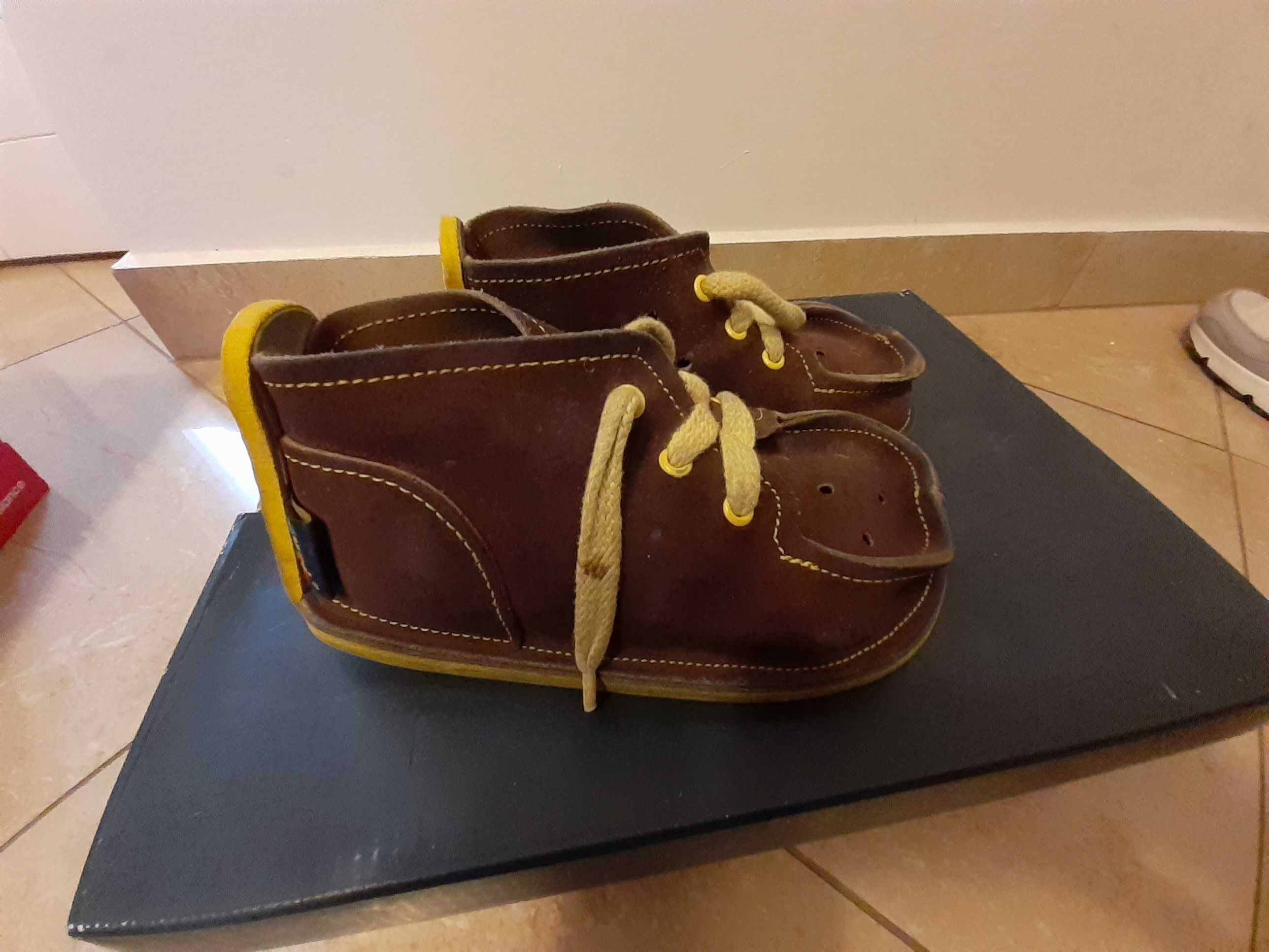 Buty Gucio, robione ręcznie z usztywniana podeszwą, stan dobry