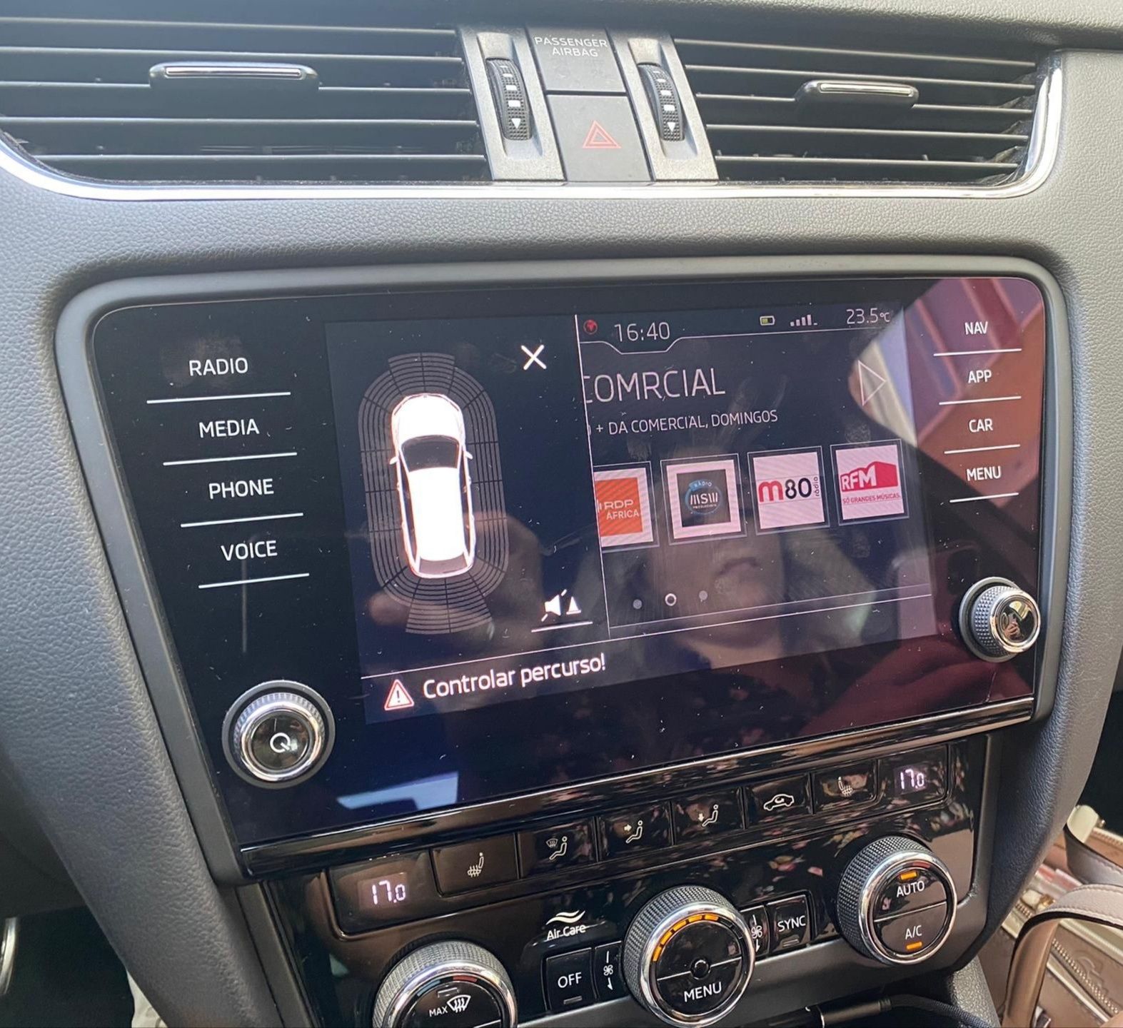 Rádio Skoda Octavia C/câmera e GPS