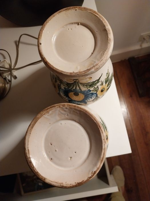 2 jarras de cerâmica muito antigas pintadas à mão