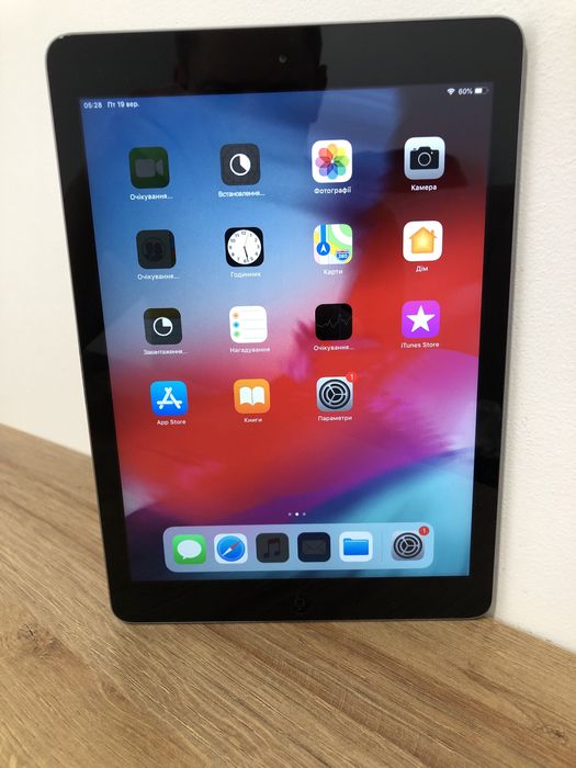 iPad Air 1на 16GbWI-Fi .