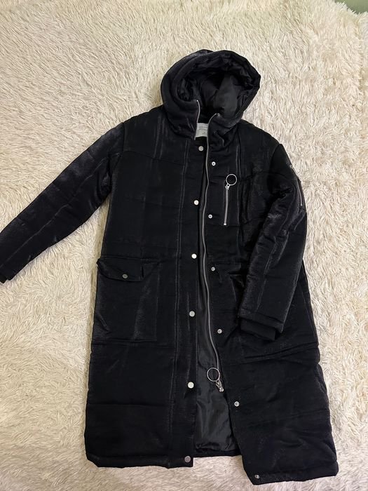 Жіночий зимовий пуховик